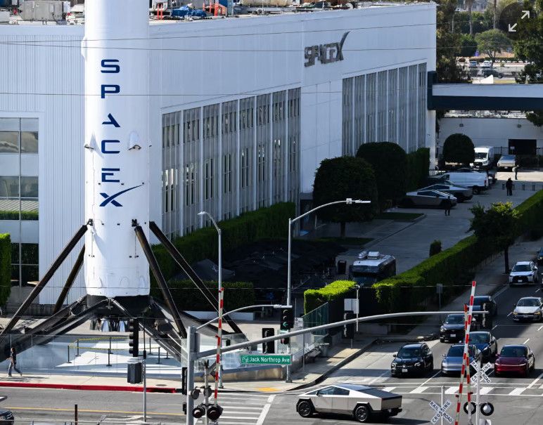SpaceX Chính Thức IPO Với Mức Giá 135 USD/Cổ Phiếu: Thương Vụ Lịch Sử Có Thể Định Hình Lại Phố Wall SpaceX Chính Thức IPO Với Mức Giá 135 USD/Cổ Phiếu: Thương Vụ Lịch Sử Có Thể Định Hình Lại Phố Wall