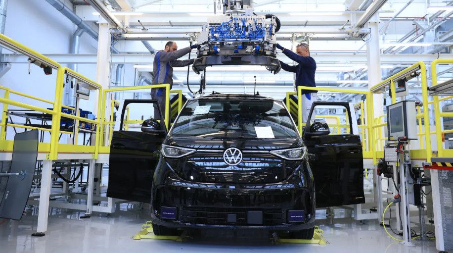 Volkswagen lên kế hoạch cắt giảm 100.000 việc làm và đóng cửa 4 nhà máy tại Đức: Cuộc tái cấu trúc lớn nhất trong gần 90 năm