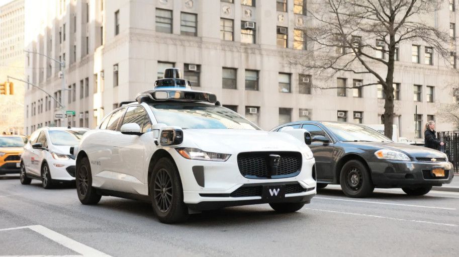 Waymo Ra Mắt Gói Thuê Bao Cao Cấp 29.99 USD/Tháng: Bước Đi Mới Trong Cuộc Đua Robotaxi Với Tesla Và Zoox