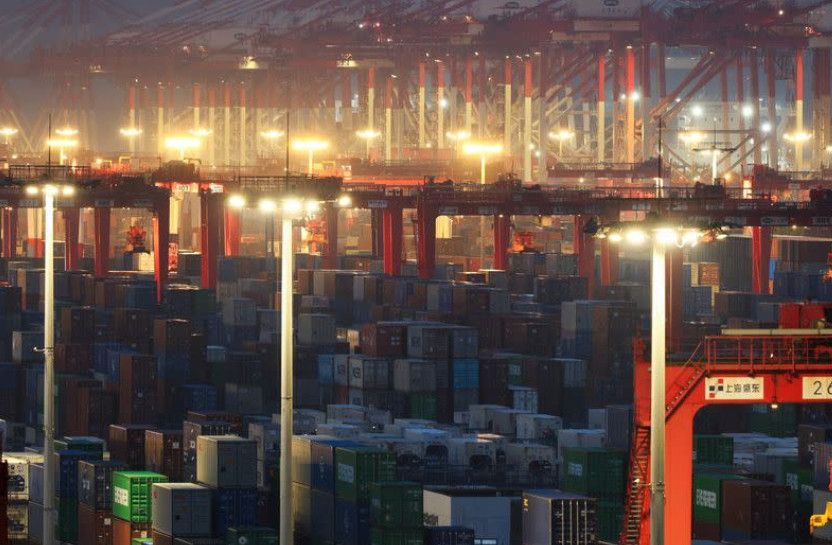 Xuất Khẩu Trung Quốc Bùng Nổ Nhờ AI: Chip, Xe Điện Và Công Nghệ Cao Dẫn Dắt Tăng Trưởng Vượt Mọi Dự Báo