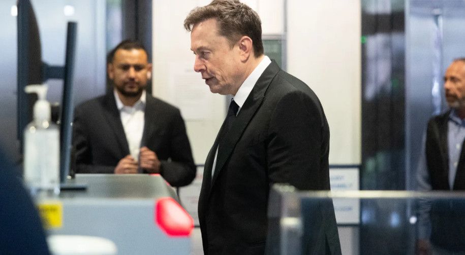 Elon Musk và Sam Altman tiếp tục khẩu chiến sau khi Apple kiện OpenAI: Cuộc đối đầu AI nóng hơn bao giờ hết