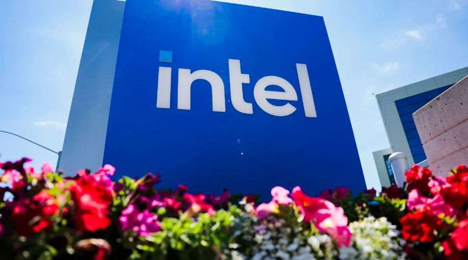 Intel lên kế hoạch huy động 15 tỷ USD qua phát hành cổ phiếu giữa cơn sốt AI toàn cầu