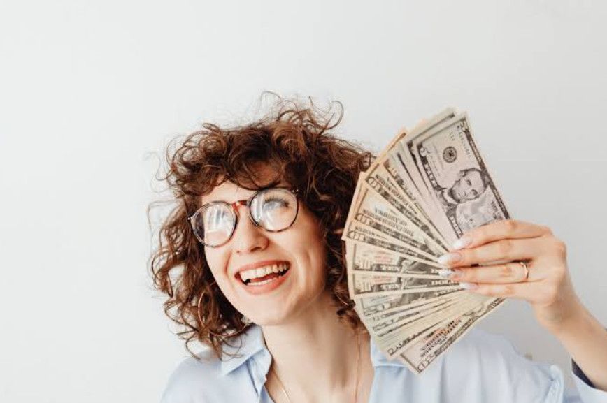 Moneymaxxing là gì? Xu hướng “tối ưu hóa tiền bạc” đang lên và liệu có thực sự giúp bạn giàu hơn?
