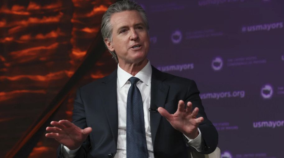 California siết quản lý AI: Newsom thúc đẩy “công tắc tắt khẩn cấp” trước khi quá muộn California siết quản lý AI: Newsom thúc đẩy “công tắc tắt khẩn cấp” trước khi quá muộn