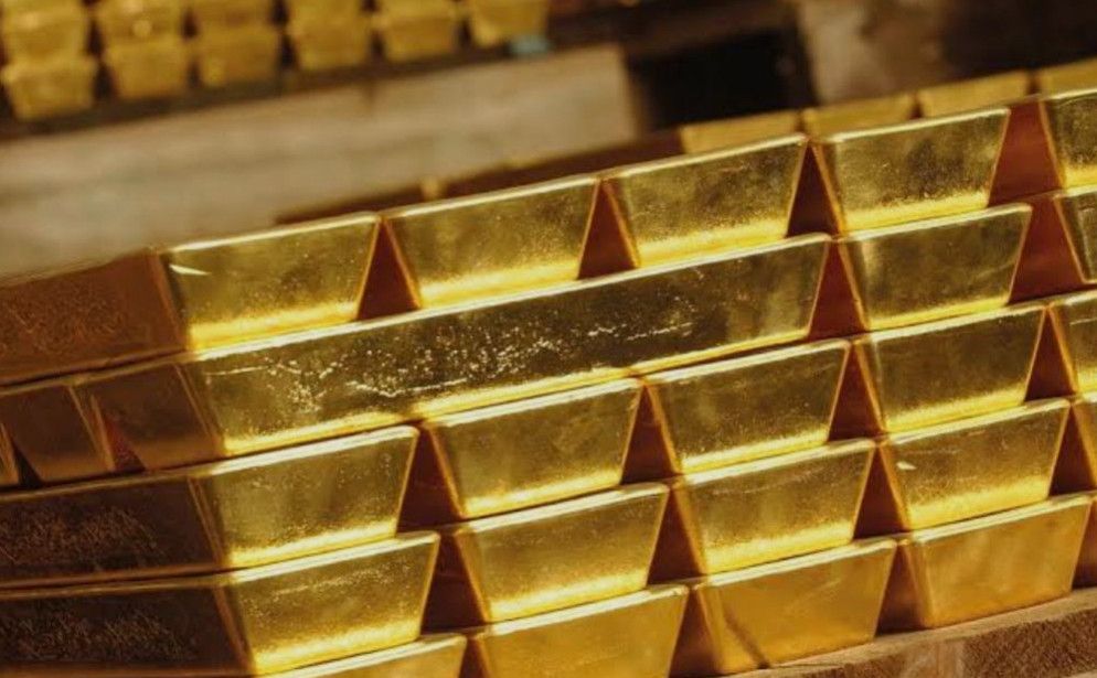 Giá vàng ổn định dưới 4.300 USD khi thị trường chờ quyết định lãi suất Fed