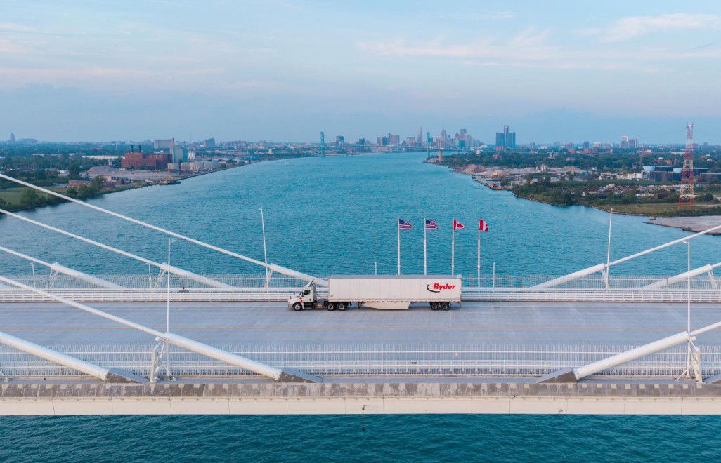 Mỹ cấm nhập khẩu xe máy, sữa và rượu từ Canada: Chiến tranh thương mại Mỹ – Canada leo thang