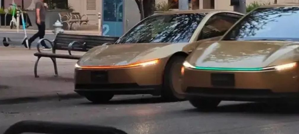 Tesla Cybercab sắp ra mắt: Dải đèn LED RGB giúp hành khách nhận đúng xe robotaxi