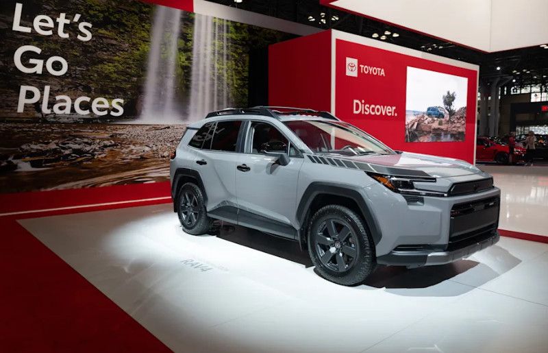 Toyota và Honda có thể chịu cú đánh lớn từ thuế ô tô Canada của ông Trump: Vì sao xe RAV4, CR-V bị đặt vào tâm điểm?