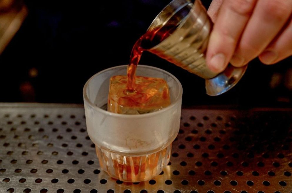 Vì sao đá lạnh cao cấp của Nhật Bản được các quán bar nổi tiếng thế giới săn lùng?