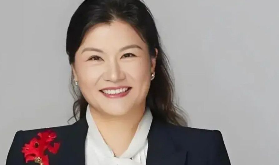 Chu Khâu Phi: Từ cô công nhân kiếm 7 nhân dân tệ mỗi ngày đến nữ tỷ phú giàu nhất Trung Quốc với tài sản 127 tỷ nhân dân tệ