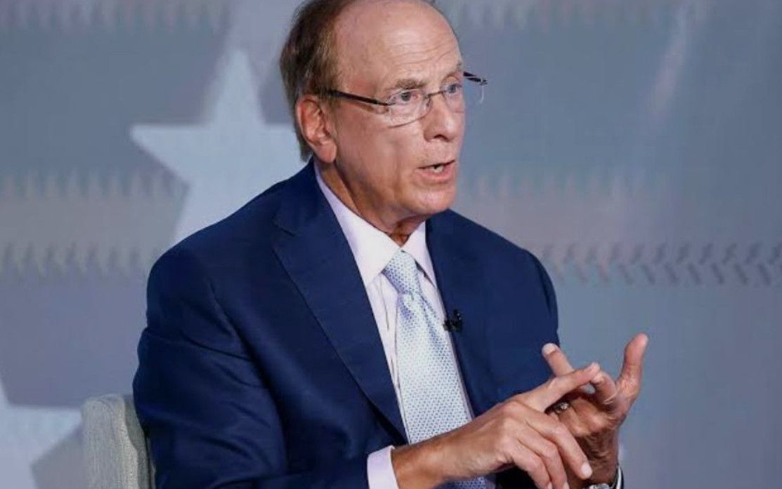 Larry Fink: Mỹ đã đánh mất “nền tảng nghề nghiệp”, khoảng cách giữa tiền lương và tài sản ngày càng lớn