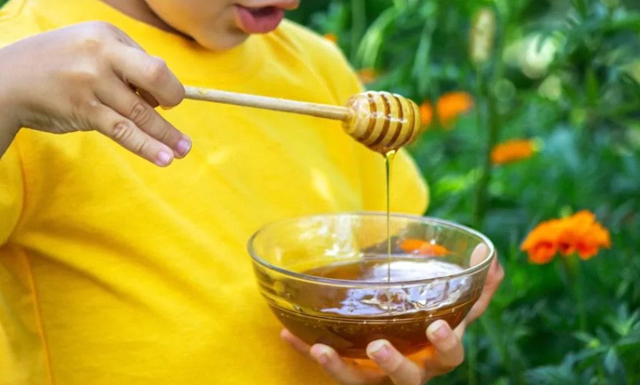 Mật ong có thực sự tốt cho sức khỏe hơn đường? Những điều cần biết trước khi lựa chọn
