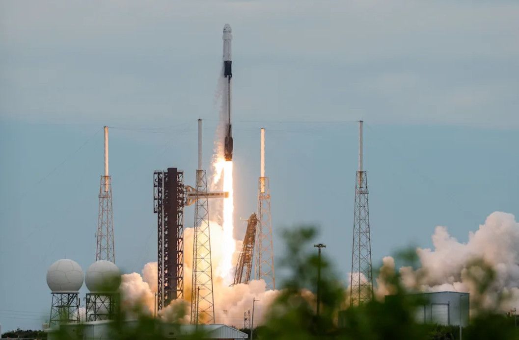 SpaceX liên tiếp lập dấu mốc: Crew-13, vệ tinh AI của Google và Starship cùng làm nóng cuộc đua không gian